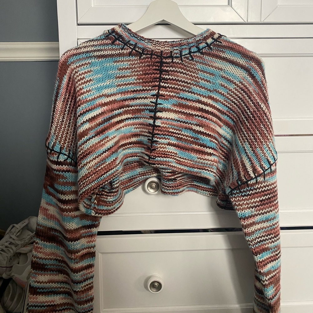 URBAN OUTFITTERS - cropped sweater